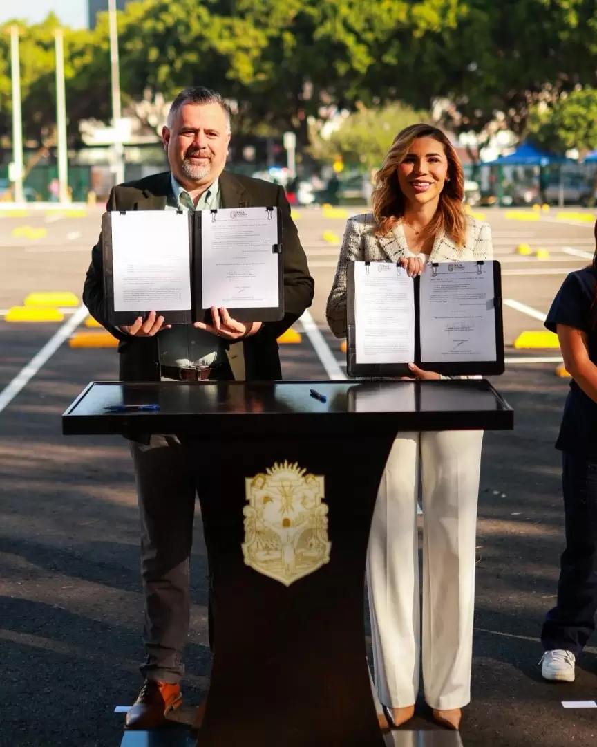 Entrega de nuevo estacionamiento en UABC