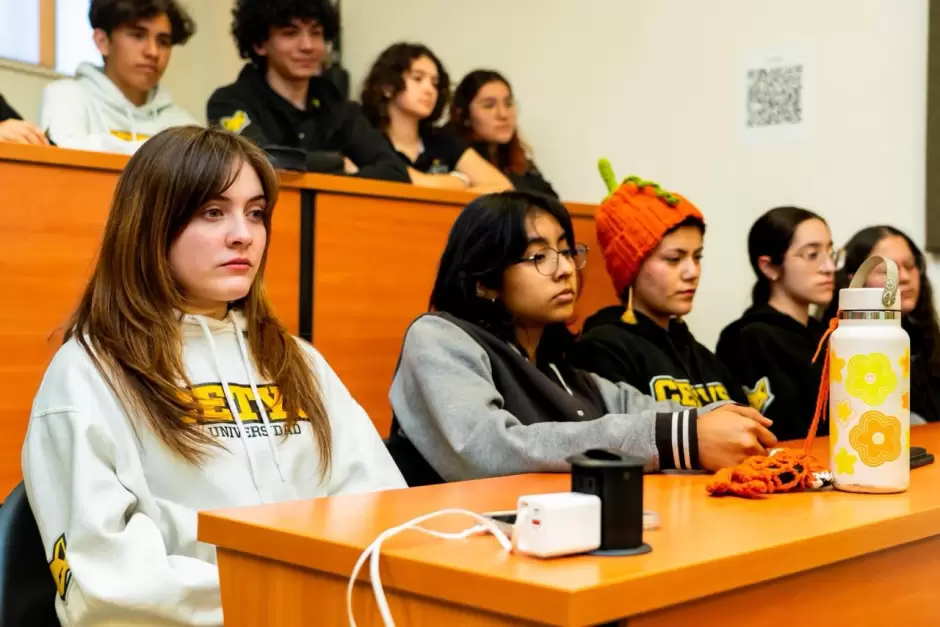 Gobierno de Claudia Agat�n y CETYS consolidan alianza por bienestar estudiantil