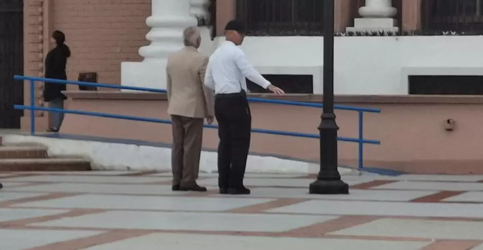 Supervisi�n de la fachada del edificio del Poder Judicial