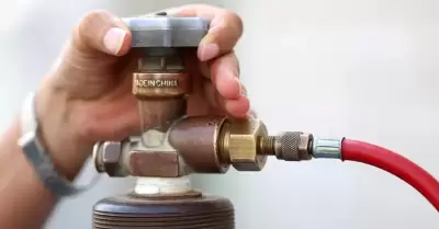 Gas