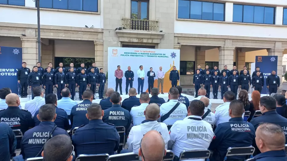 Toma de protesta de nuevos polic�as en Hermosillo