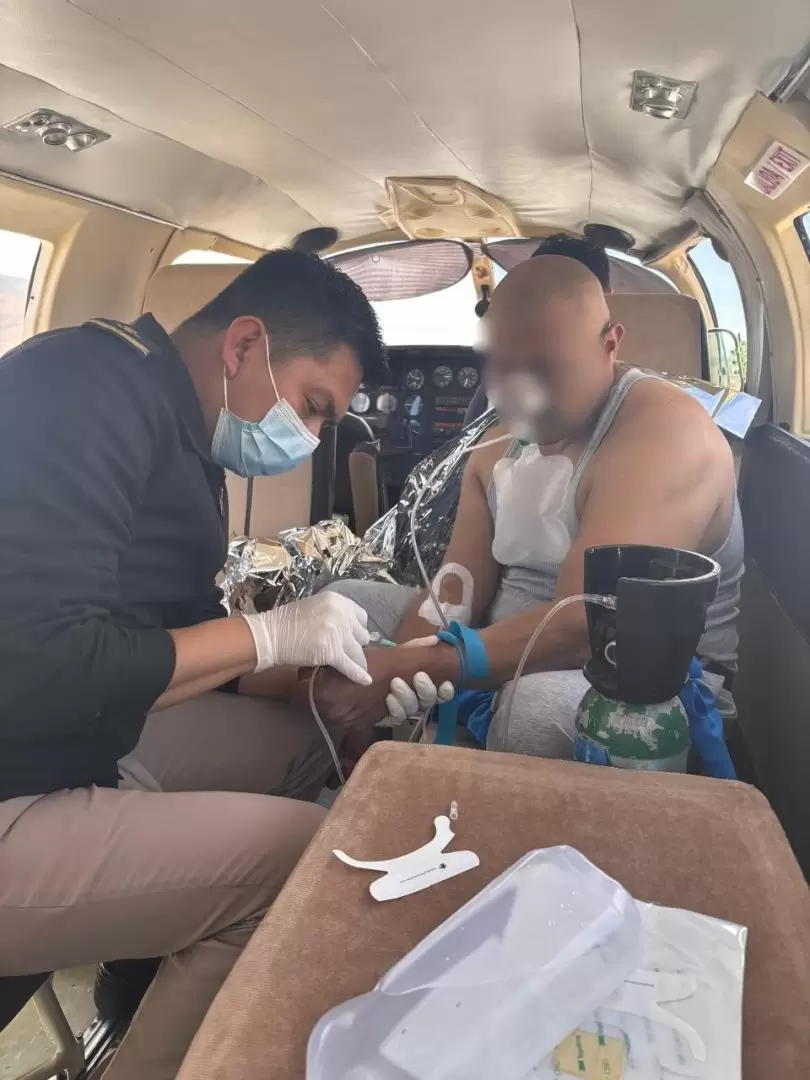 Marina evac�a a buzo con s�ntomas de descompresi�n en Isla Guadalupe