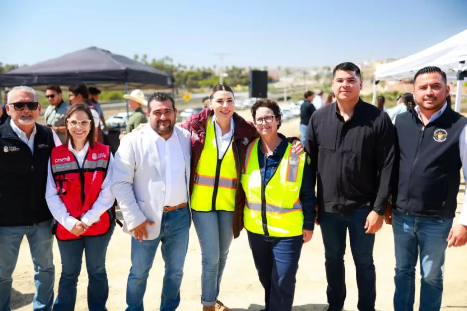 Obras de acceso al agua con introducci�n de drenaje en Primo Tapia
