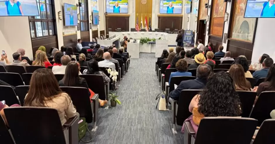 Reconocen a l�deres comunitarios en 25 aniversario de premios de salud p�blica
