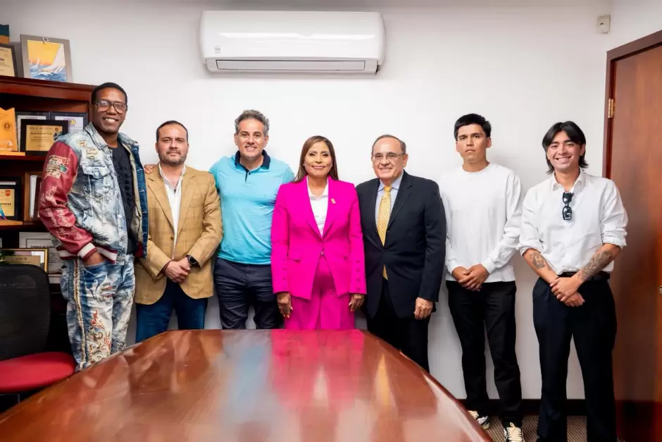 Atrae gobierno de Claudia Agat�n inversiones sostenibles para detonar el desarrollo de Ensenada