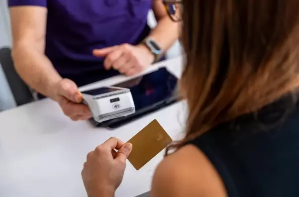 �til para principiantes: controla gastos, facilita compras, retiros y pagos seguros diarios.