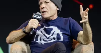 Bruce Dickinson