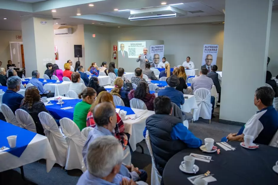 Asiste Alfredo �lvarez al encuentro "Yo Soy Rosarito"