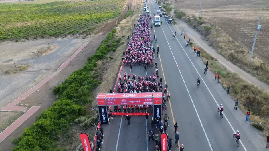 Arranque del Desaf�o Ensenada by La Vuelta