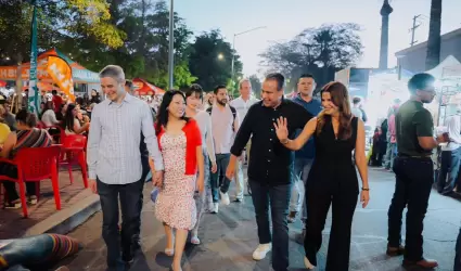 Alcalde y esposa acompa�ados del c�nsul de Estados Unidos Drew Hoster y su espos