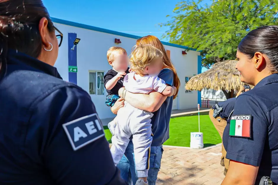 FGE re�ne a madre con sus hijos tras localizarlos en San Felipe por Alerta Amber Internacional