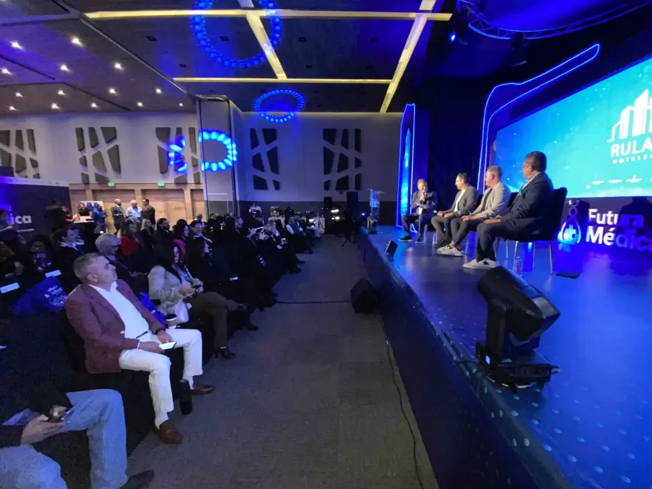 Encuentro "Futura M�dica" proyecta potencial de la industria regional