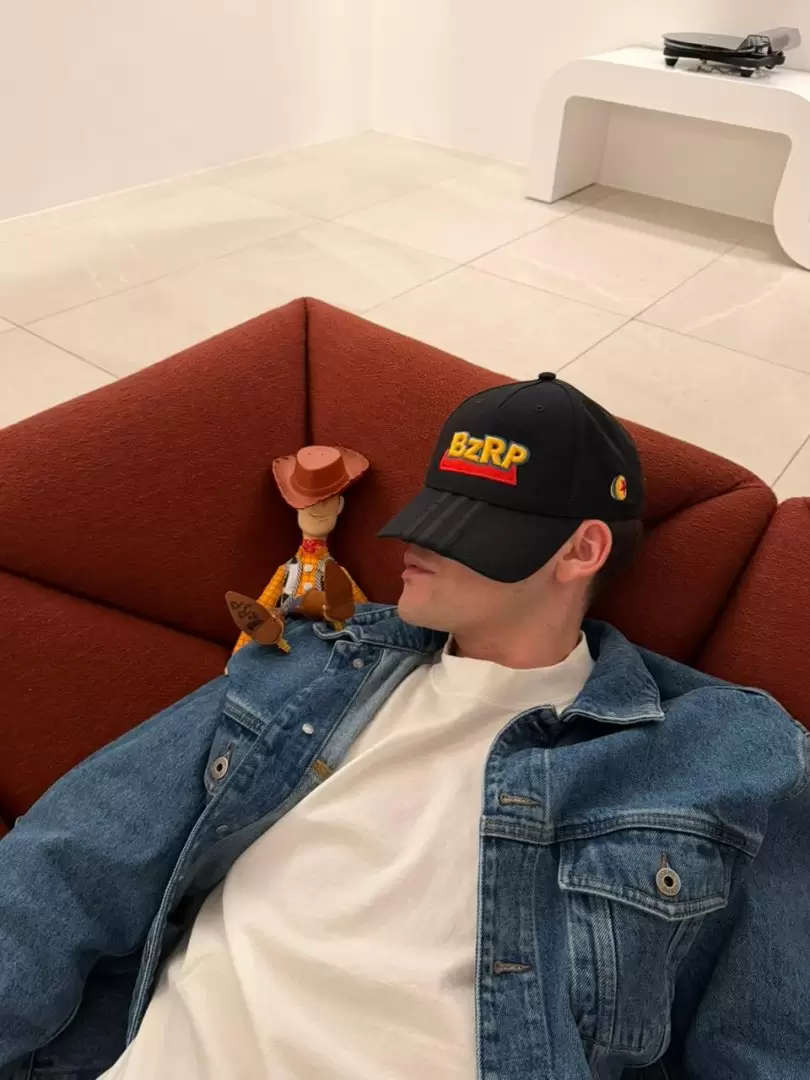 �Bizarrap llega a Toy Story 5 de Disney y Pixar!