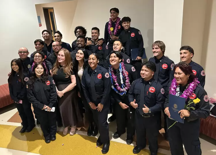 Se grad�an 17 j�venes del programa EMS Corps del Condado de San Diego