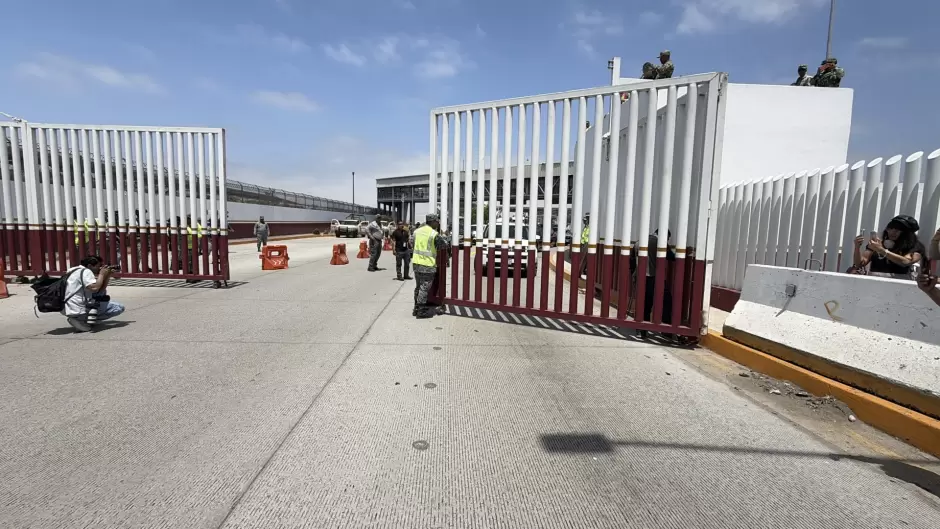 CNTE llev� protesta a la frontera y cerraron acceso a M�xico por El Chaparral