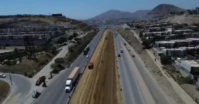Obras de ampliaci�n en el corredor Tijuana-Rosarito 2000
