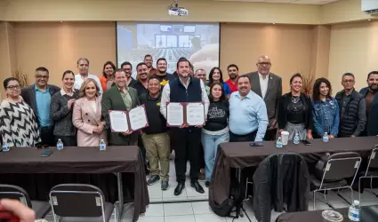Firma Burgue�o convenio con sindicato de radiodifusi�n, televisi�n y telecomunic