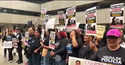 Manifestaci�n de viudas de polic�as de Tijuana