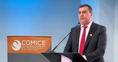 Toma protesta Julio C�sar Ur�as como presidente de COMICE TTR