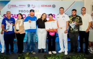 Entrega Claudia Agat�n constancias a 136 pescadores que concluyeron la capacitaci�n Seguro en el Mar