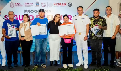 Entrega de constancias a 136 pescadores que concluyeron la capacitaci�n Seguro e