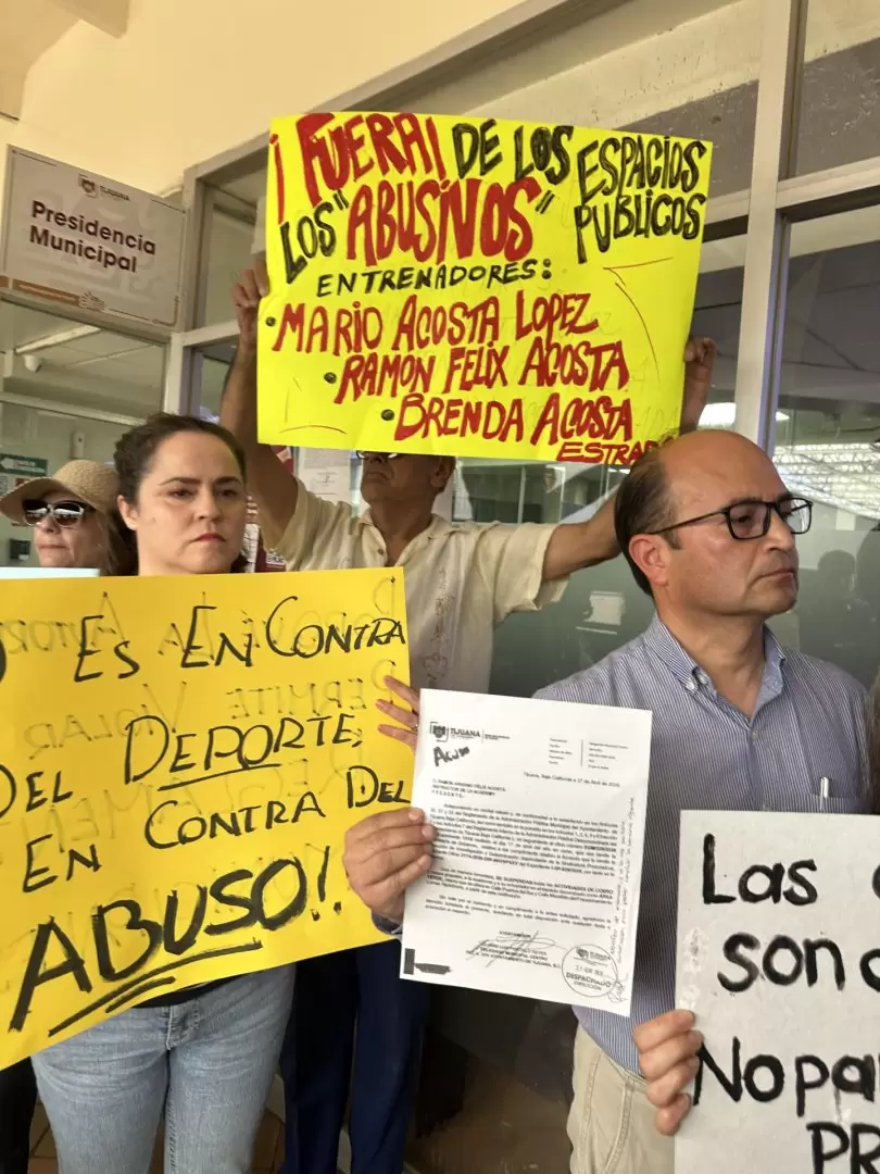 Exigen vecinos de Lomas Hip�dromo desalojo de cancha usada por academia de basquetbol privada