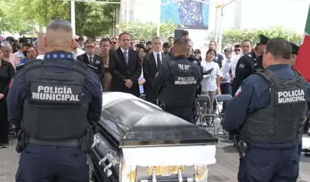 Despiden con honor a Luis Fernando Molina Avil�s.