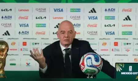 Gianni Infantino presidente delantero FIFA