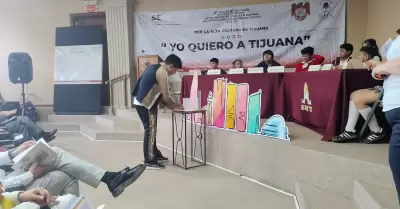 Limpieza, armon�a y progreso piden para Tijuana escolares de la Zona Este