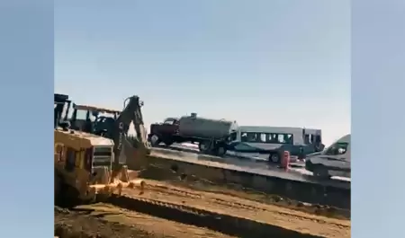 Choque entre transporte p�blico y pipa deja al menos 15 lesionados en el bulevar