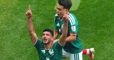 Ra�l Jim�nez festeja su gol
