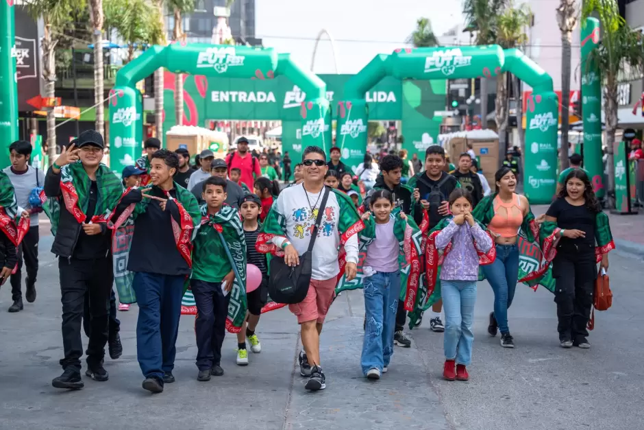 Encabeza Ismael Burgue�o Ruiz inauguraci�n del 'Baja Fut Fest'