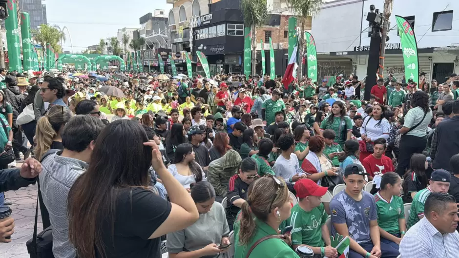 Tijuana celebra el triunfo de M�xico en el arranque del torneo