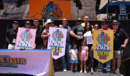 El "Churro Dog" de West Coast Weenies gana el premio mayor en el Concurso de Com