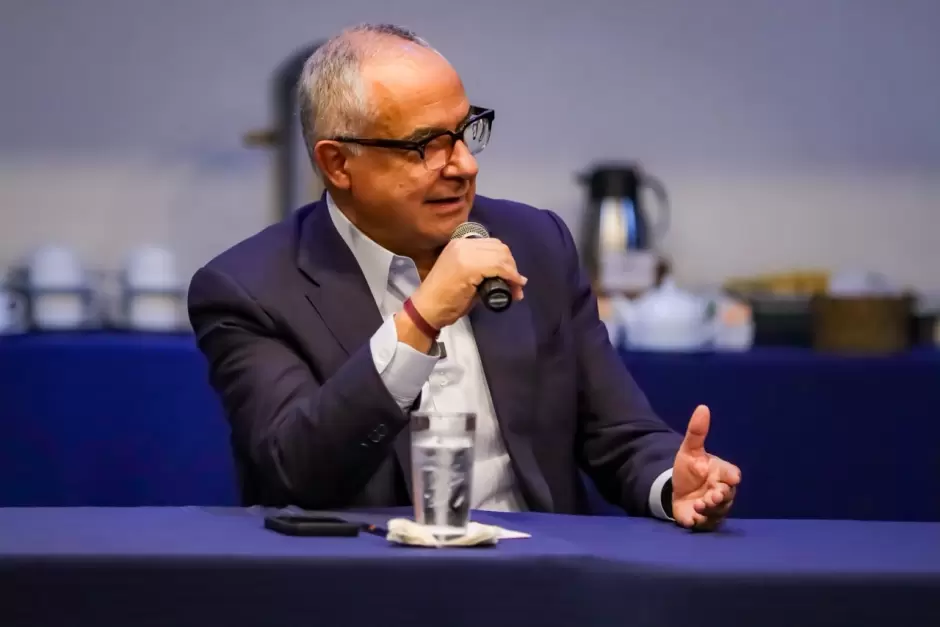 Alfredo �lvarez