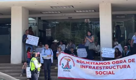 Manifestantes bloquean acceso a Sidur