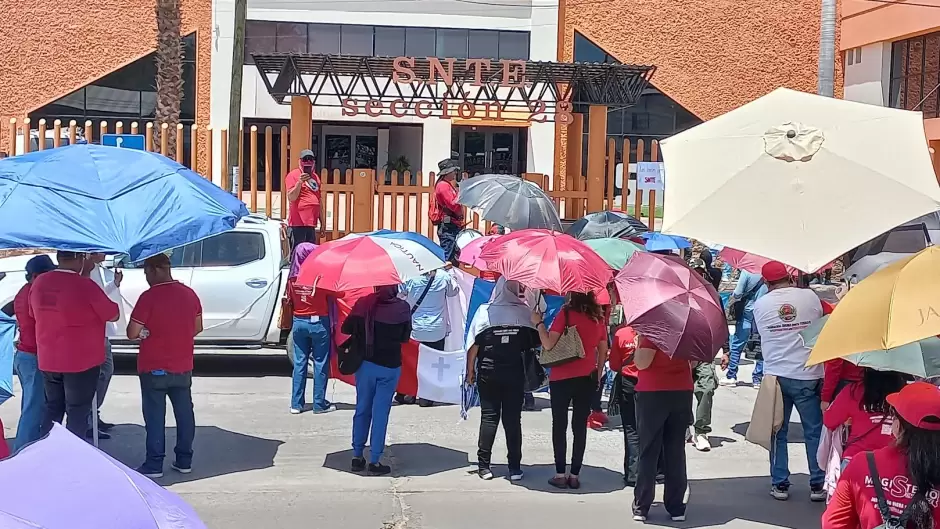 Marcha en Hermosillo de docentes federalizados