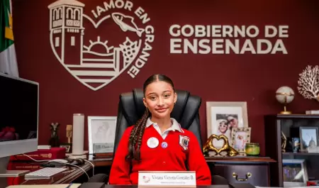 Claudia Agat�n toma protesta a Viviana Victoria Gonz�lez Bueno, presidenta munic