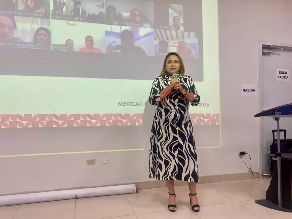 Capacitan a familias interesadas en adoptar
