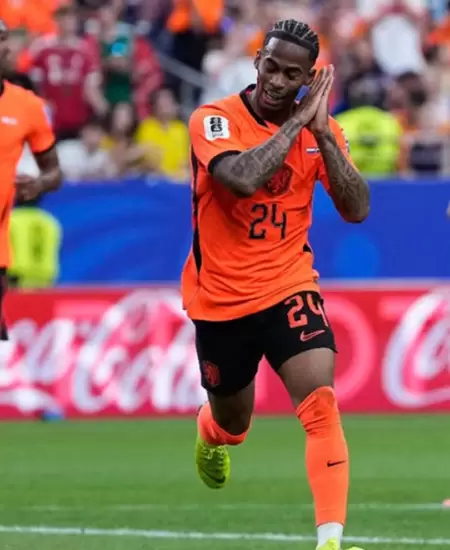 Pa�ses Bajos derrot� a Suecia