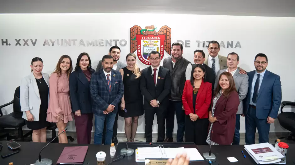 Aprueba Cabildo de Tijuana licencia temporal al presidente municipal Ismael Burgue�o Ruiz