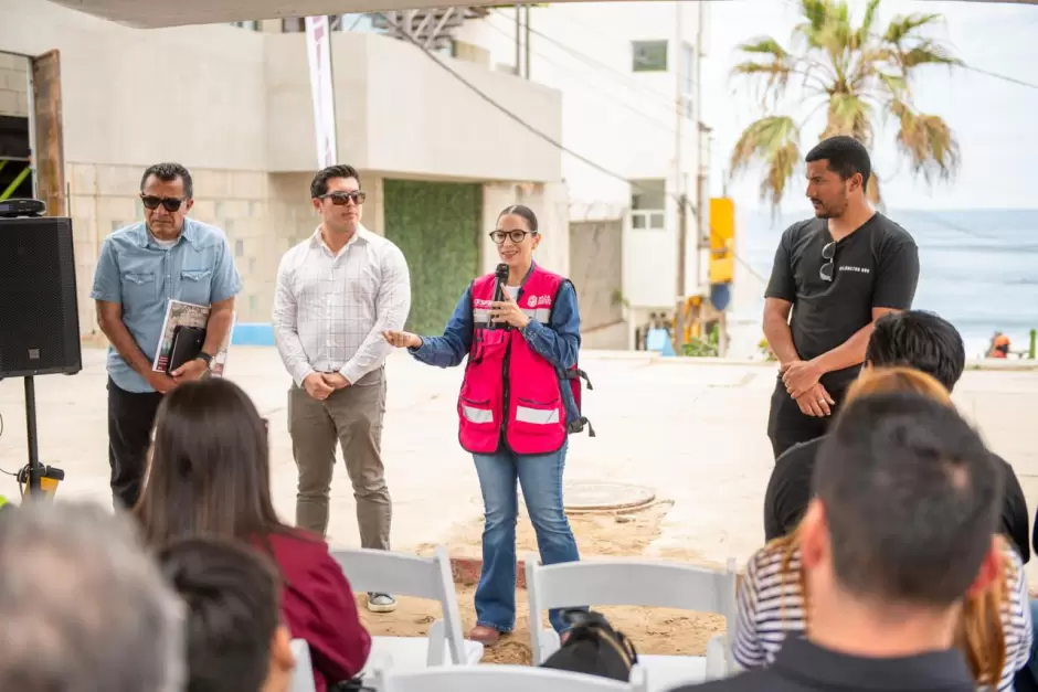 Obras de rehabilitaci�n sanitaria en Playas de Tijuana
