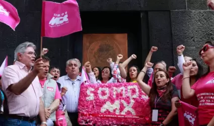 Mitin pol�tico encabezado por Guadalupe Acosta Naranjo, presidente de Somos MX