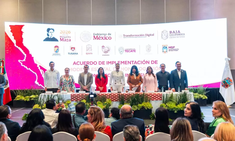 Firma Abdiel Guti�rrez Coronado Acuerdo de Implementaci�n de la Autorizaci�n Estatal y Municipal de Proyectos de Inversi�n en Baja California