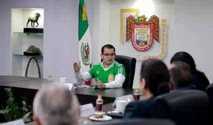 Se re�ne Abdiel Guti�rrez Coronado con integrantes de Coparmex Tijuana