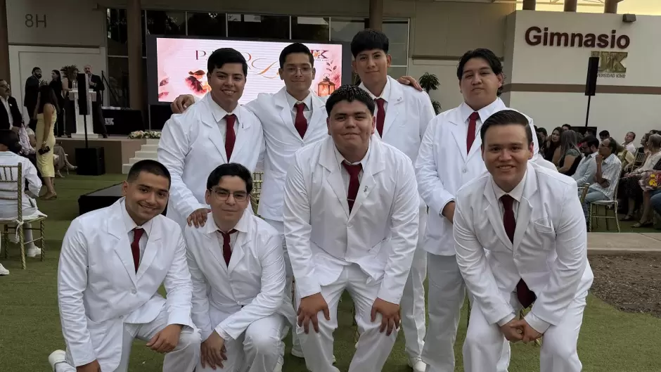 Ceremonia del paso de la luz en Universidad Kino