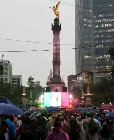 Festejos en el �ngel de la Independencia