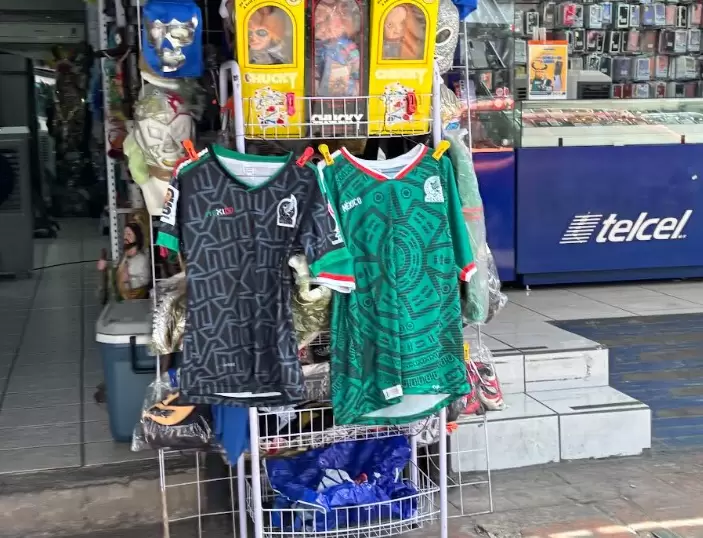 Venta de playeras de la Selecci�n Mexicana.