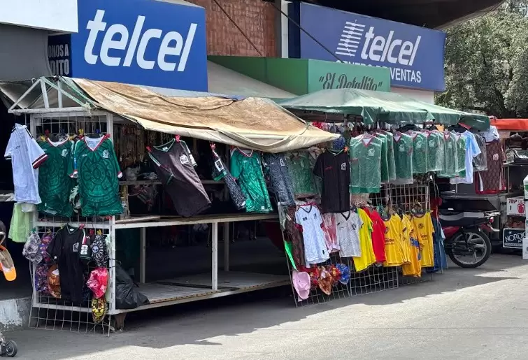 Venta de playeras de la Selecci�n Mexicana.