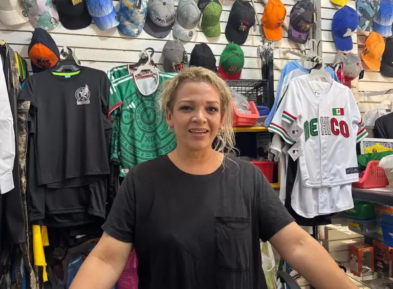 Venta de playeras de la Selecci�n Mexicana.